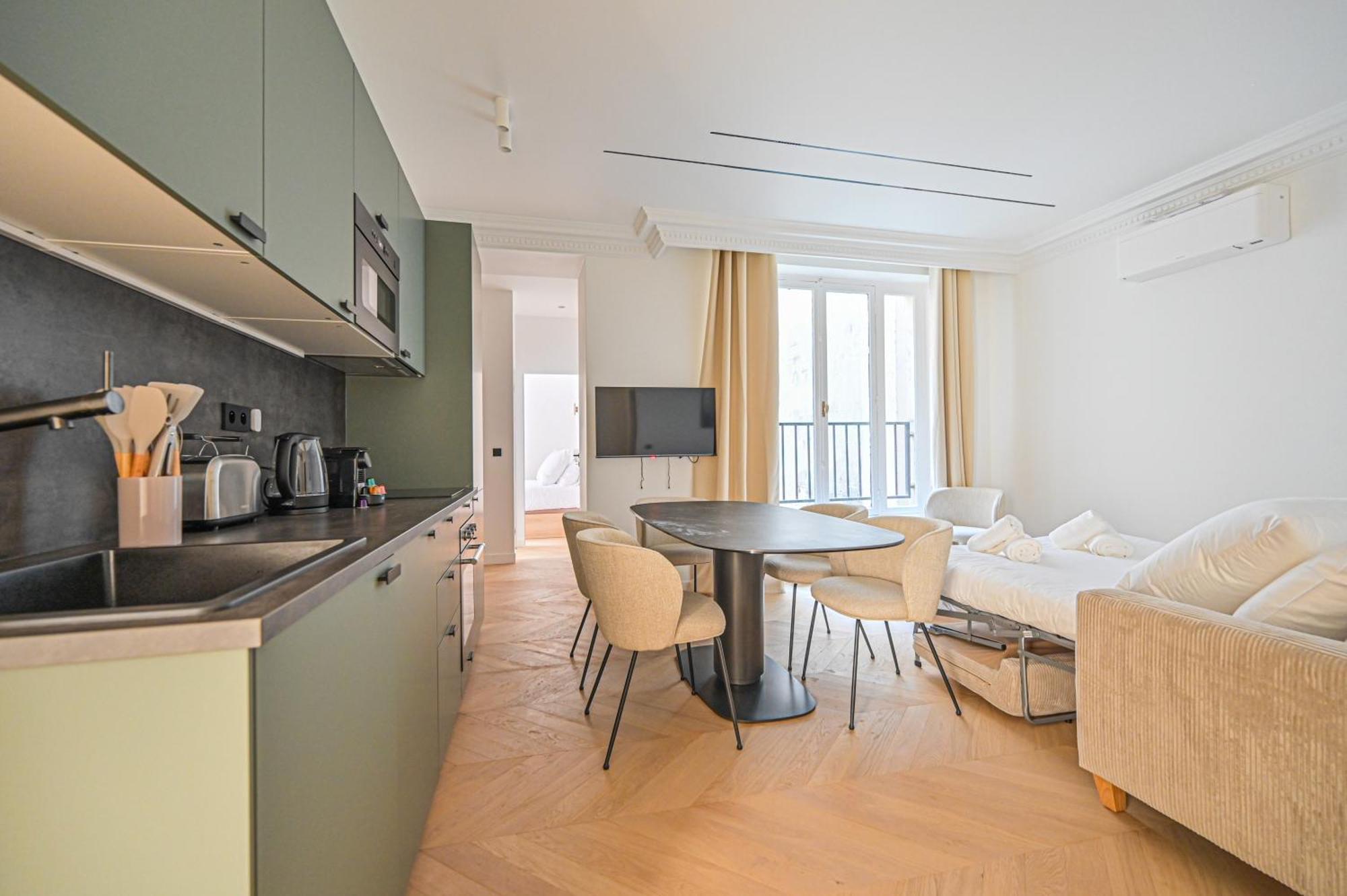 Sumptuous & Serene Parisian Flat Exterior photo